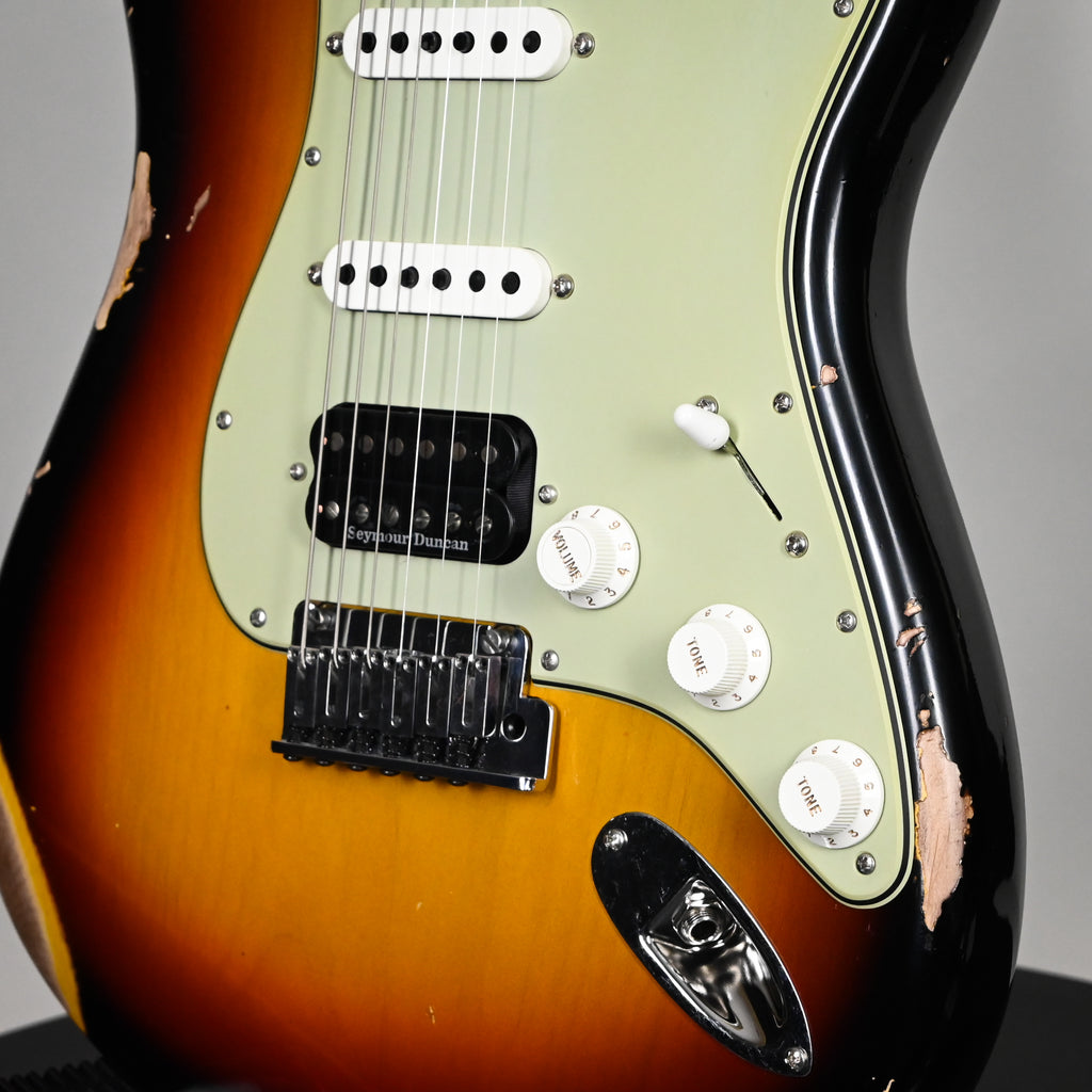 Fender Custom Shop Deluxe Stratocaster w/ Seymour Duncan SH4B Humbucker, Relic/ Closet Classic Hardware- 3 Color Sunburst 2026 (R147849)