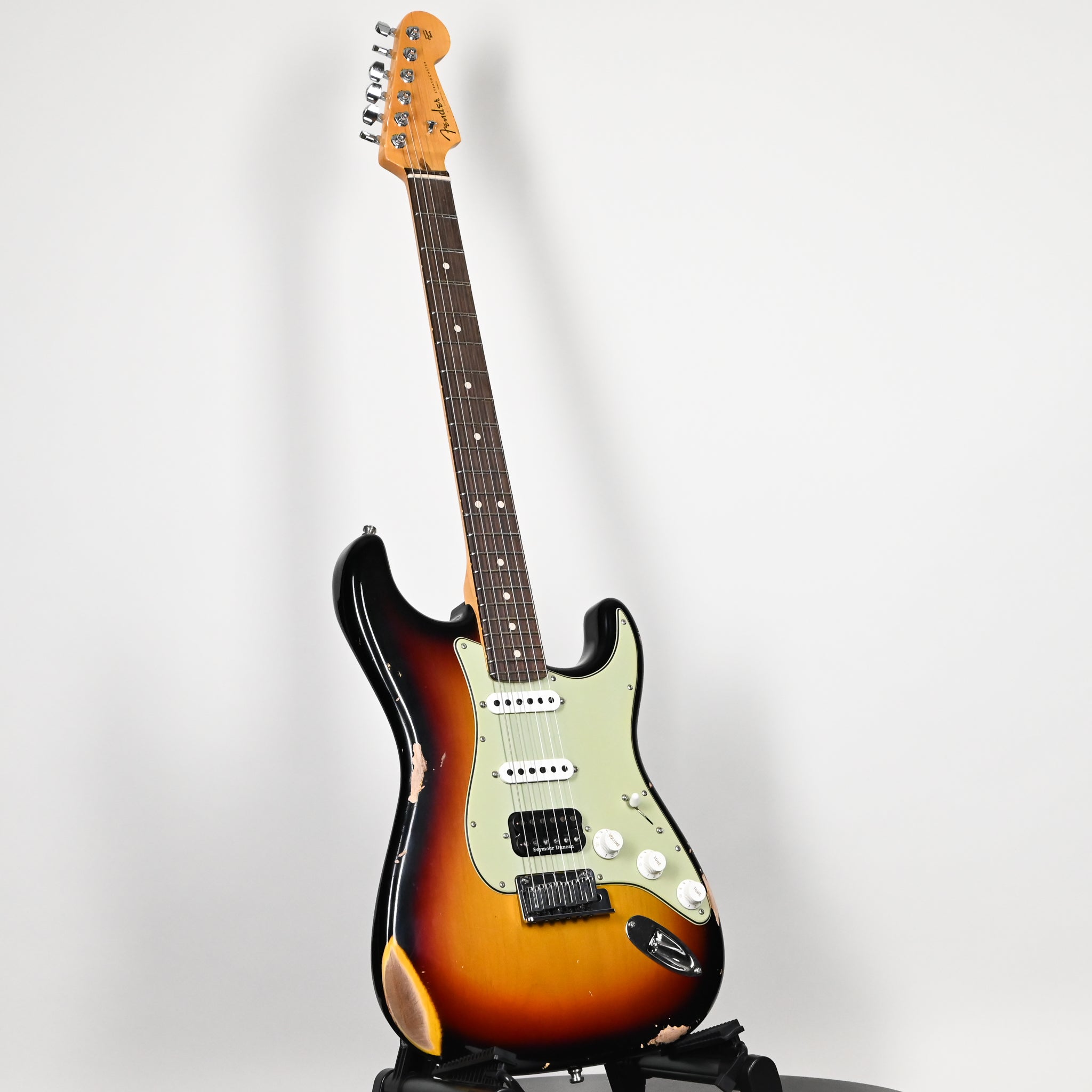 Fender Custom Shop Deluxe Stratocaster w/ Seymour Duncan SH4B Humbucker, Relic/ Closet Classic Hardware- 3 Color Sunburst 2026 (R147849)
