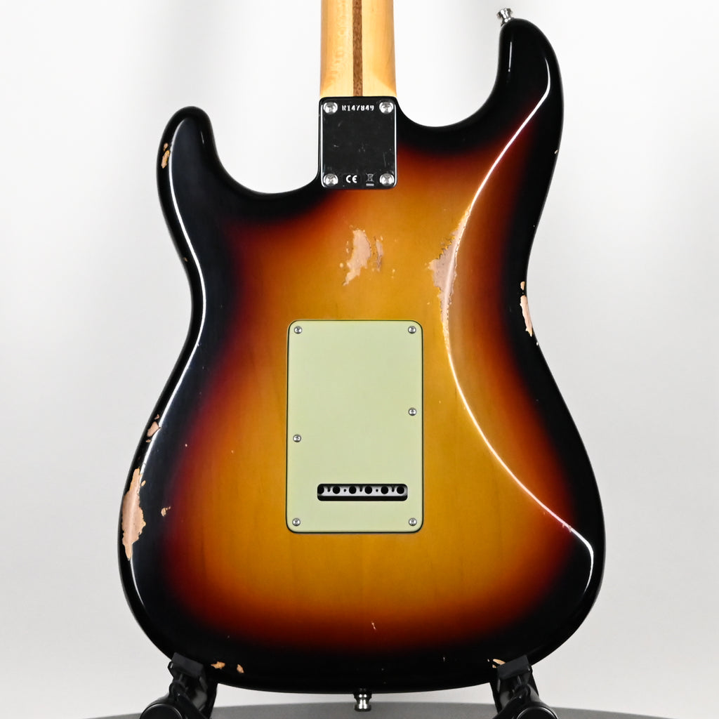 Fender Custom Shop Deluxe Stratocaster w/ Seymour Duncan SH4B Humbucker, Relic/ Closet Classic Hardware- 3 Color Sunburst 2026 (R147849)