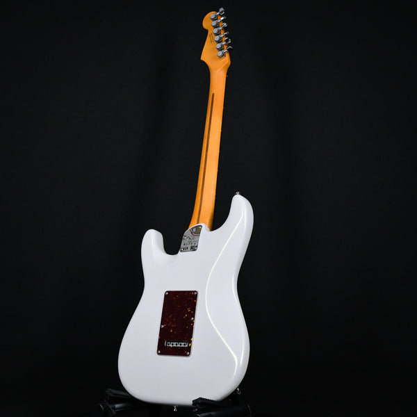 Fender American Ultra Stratocaster SSS Rosewood Fingerboard Arctic Pearl (US22067893)
