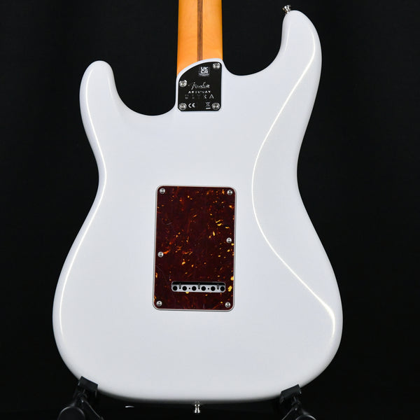 Fender American Ultra Stratocaster SSS Rosewood Fingerboard Arctic Pearl (US22067893)