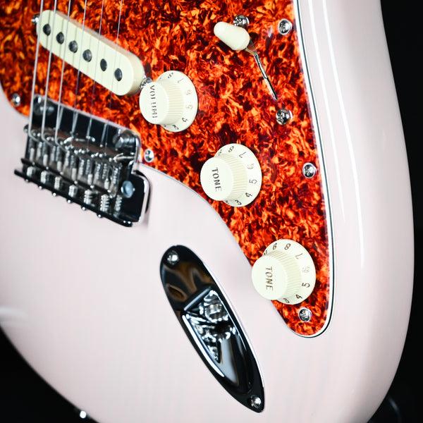 Fender Limited Edition American Professional II Stratocaster Thinline- Transparent Shell Pink (US240019484)