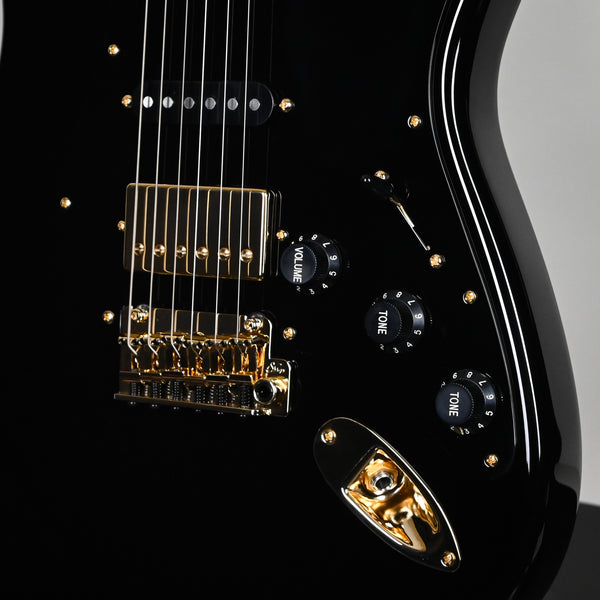 Suhr Mateus Asato Signature Series Classic S w/ Premium Softshell Case- Black 2026 (93474)