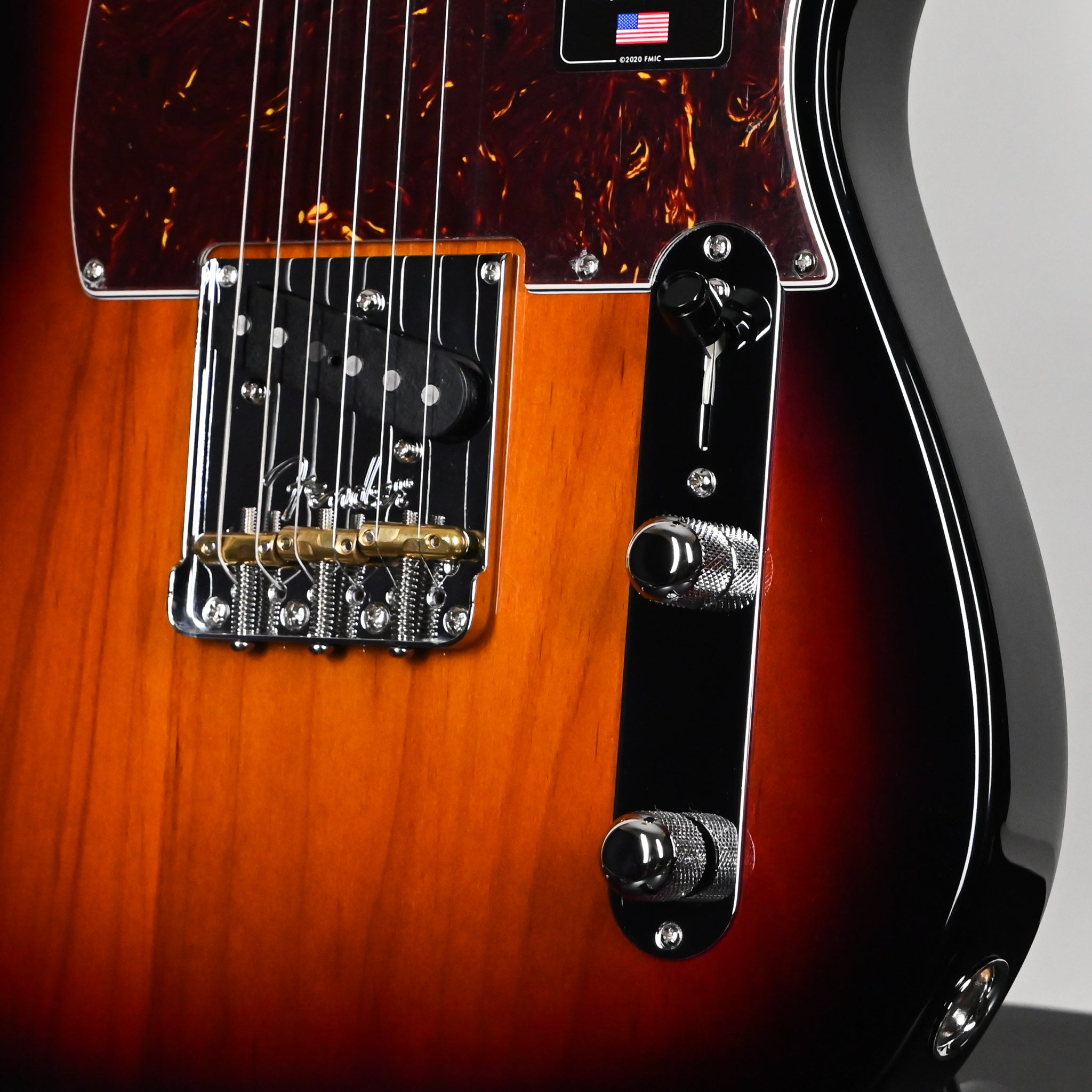 Fender American Professional II Telecaster Electric Guitar- 3 Color Sunburst 2025 (US25088260)