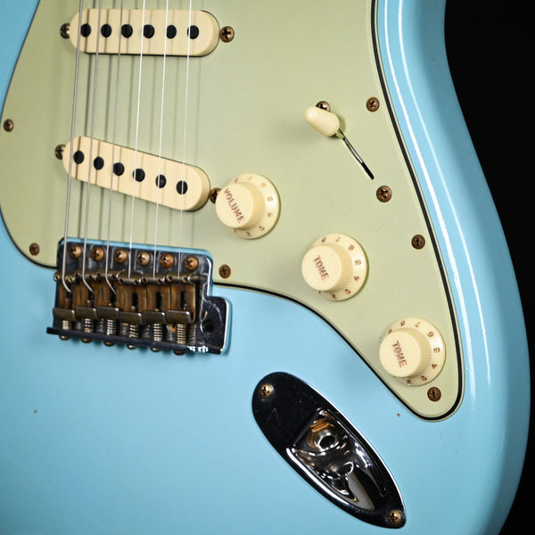 Fender Custom Shop '60 Stratocaster Journeyman- Aged Daphne Blue 2024 (CZ582411)