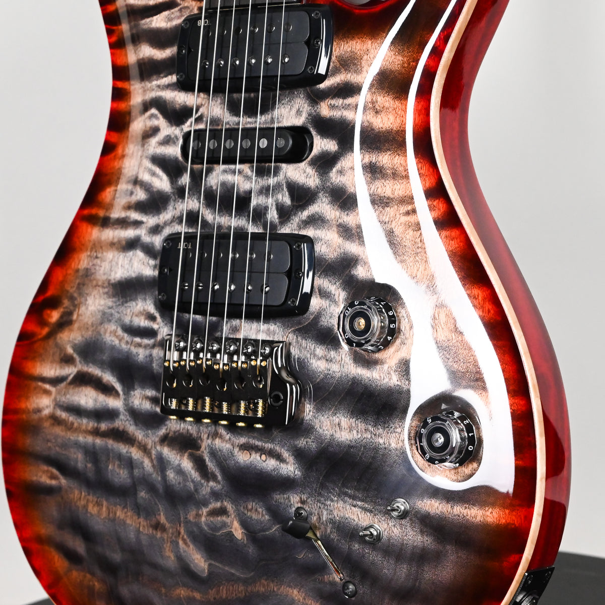 PRS Modern Eagle V Wood Library w/ 1-Piece Quilt 10-Top & Brazilian Rosewood Fingerboard Electric Guitar- Charcoal Cherry Burst 2026 (0431631)