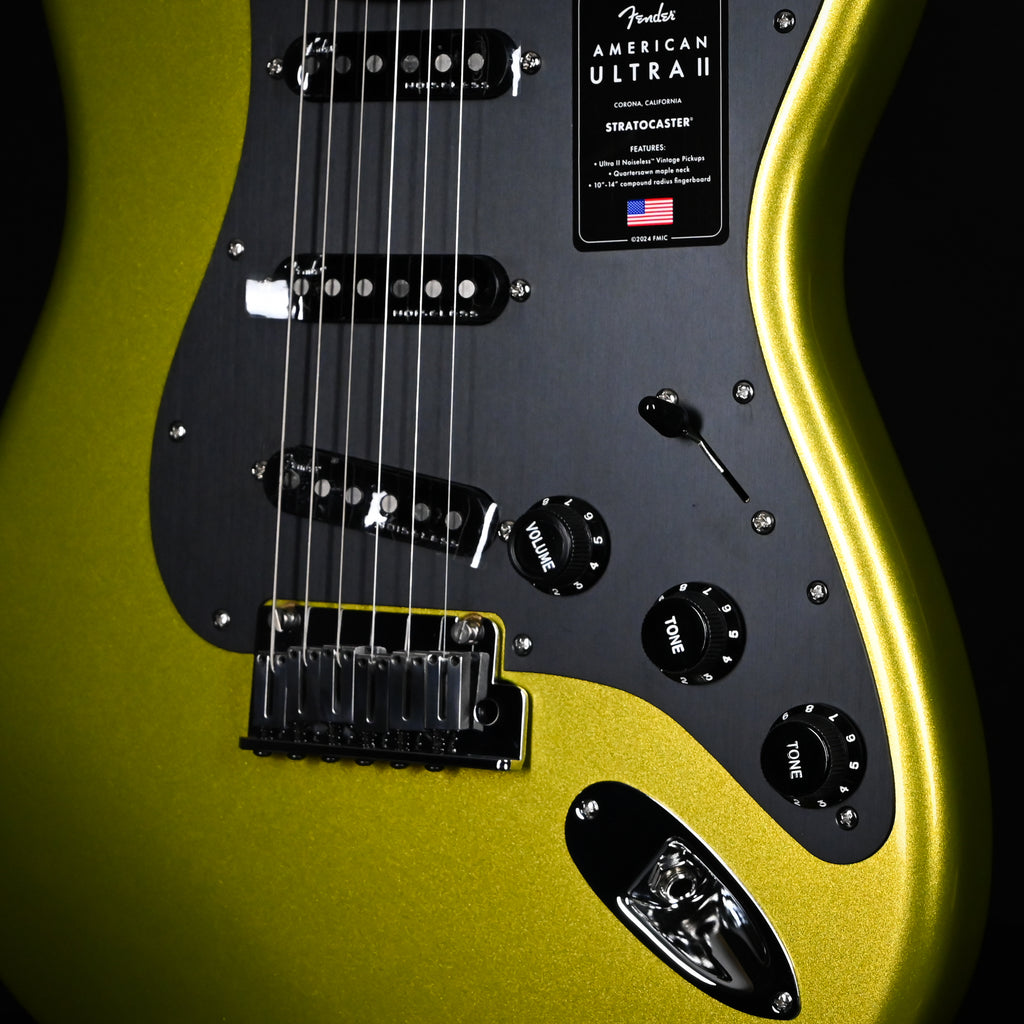 Fender American Ultra II Stratocaster w/ Maple Fingerboard- Solar Flare 2026 (US26002530)