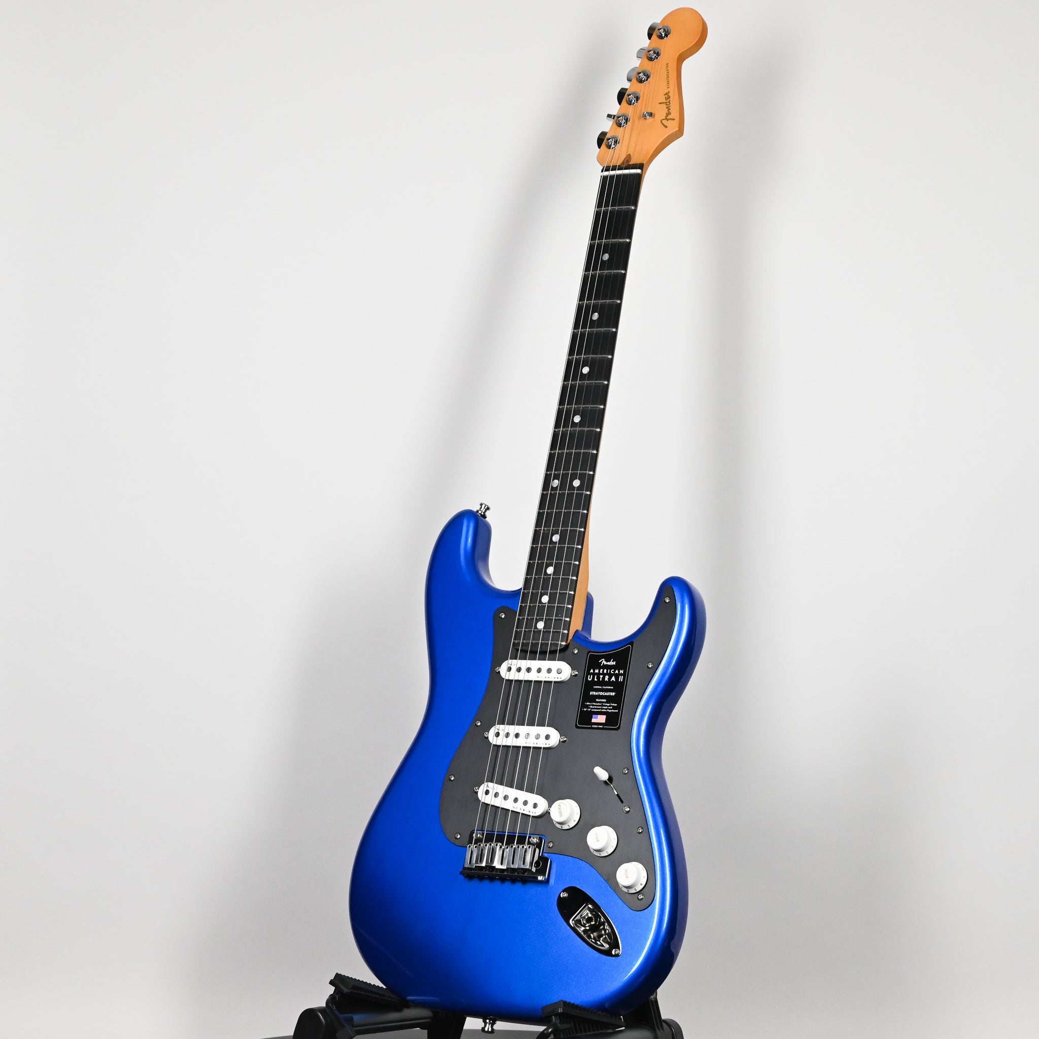 Fender American Ultra II Stratocaster w/ Ebony Fingerboard- Noble Blue (US240031696)