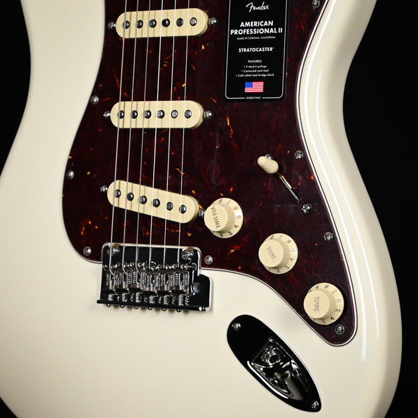 Fender American Professional II Stratocaster- Olympic White 2025 (US25055459)
