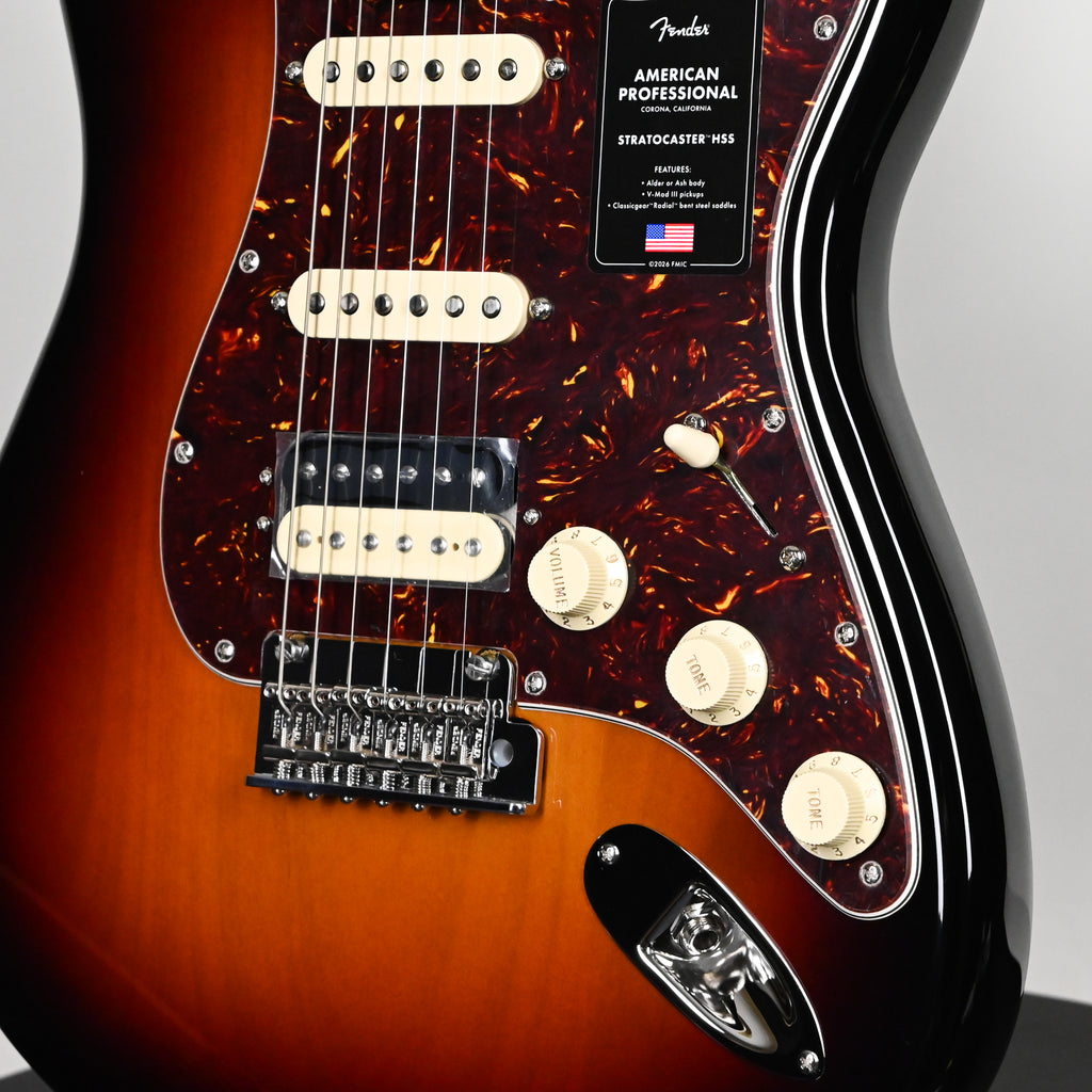 Fender American Professional Stratocaster HSS- 3 Color Sunburst 2026 (US26078341)