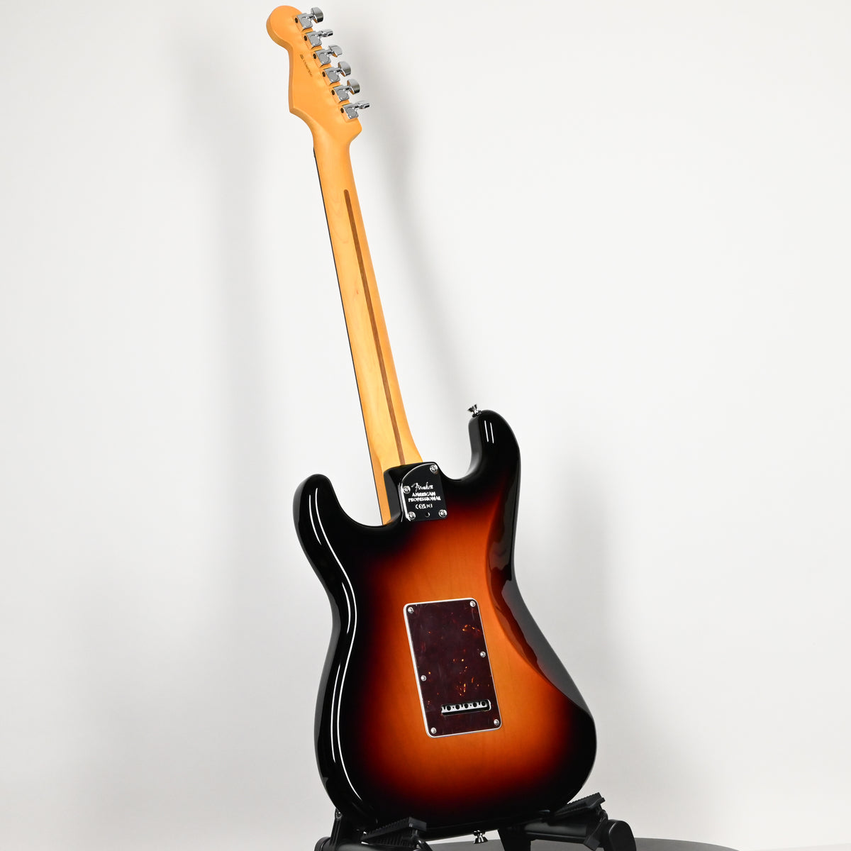 Fender American Professional Stratocaster HSS- 3 Color Sunburst 2026 (US26078341)