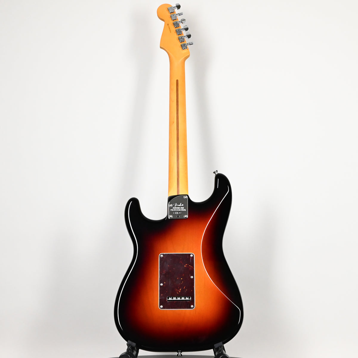 Fender American Professional Stratocaster HSS- 3 Color Sunburst 2026 (US26078341)