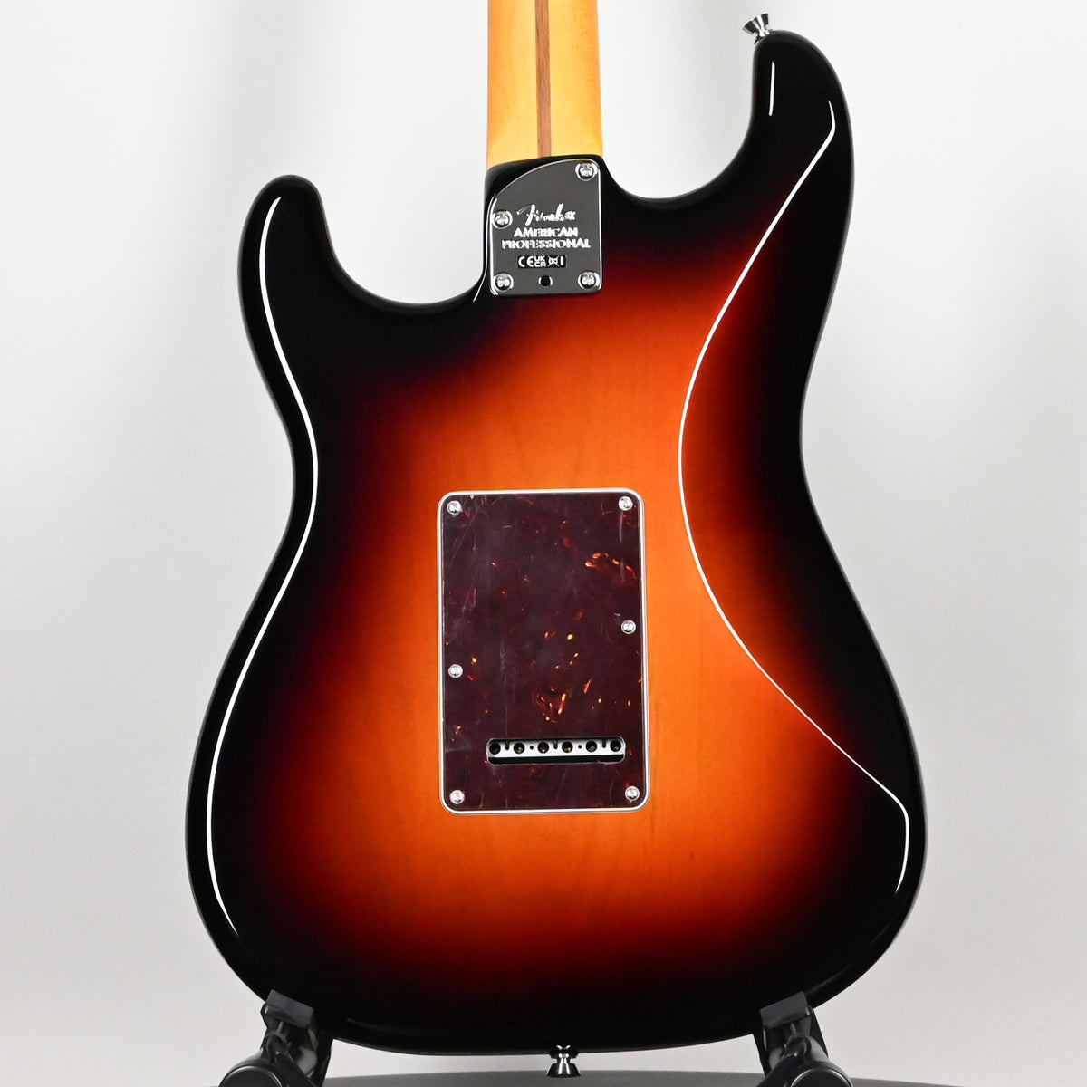 Fender American Professional Stratocaster HSS- 3 Color Sunburst 2026 (US26078341)