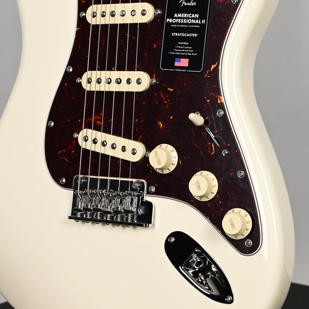 Fender American Professional II Stratocaster- Olympic White (US240036174)