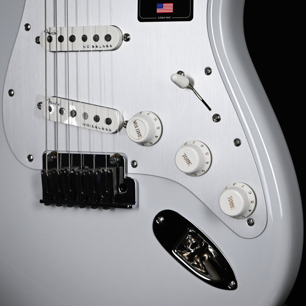 Fender American Ultra II Stratocaster w/ Maple Fingerboard- Avalanche 2026 (US26000803)