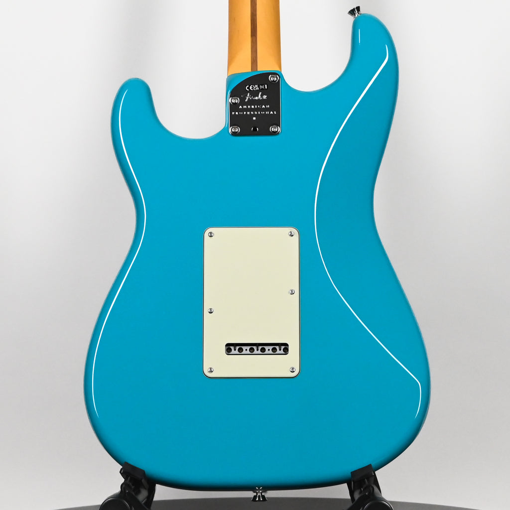 Fender American Professional II Stratocaster HSS- Miami Blue 2025 (US25106880)