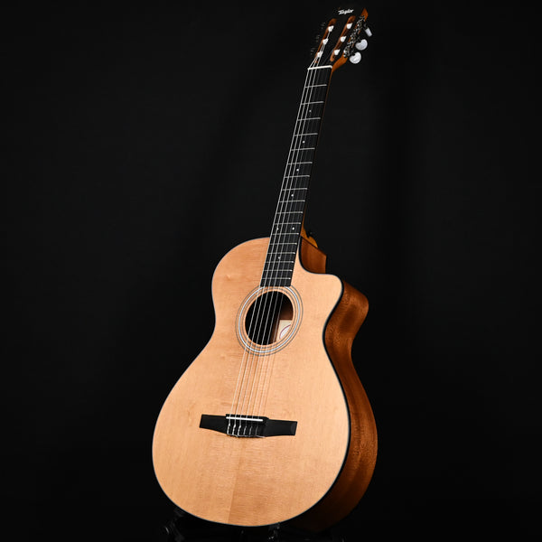 Taylor 112ce-N Nylon w/ Torrefied Spruce Top & Layered Sapele Back and Sides Acoustic-Electric Guitar 2025 (2212015524)