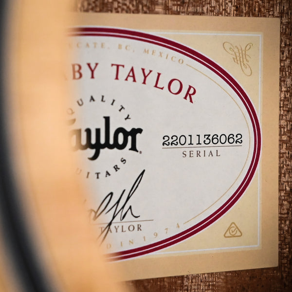 Taylor Big Baby Taylor (BBT) w/ Torrefied Spruce Top & Layered Walnut Back and Sides- Natural 2026 (2201136062)