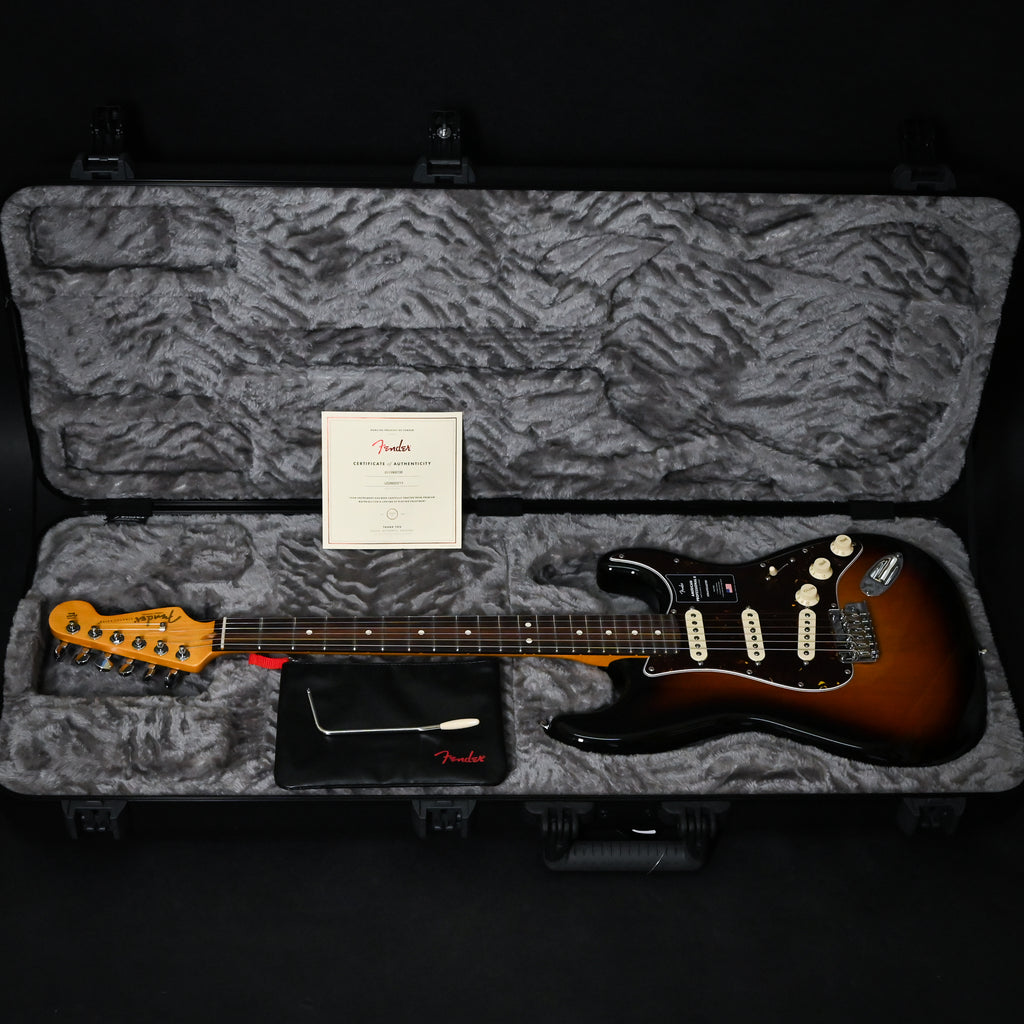 Fender American Professional II Stratocaster w/ Rosewood Fingerboard- 3 Color Sunburst 2026 (US26023711)