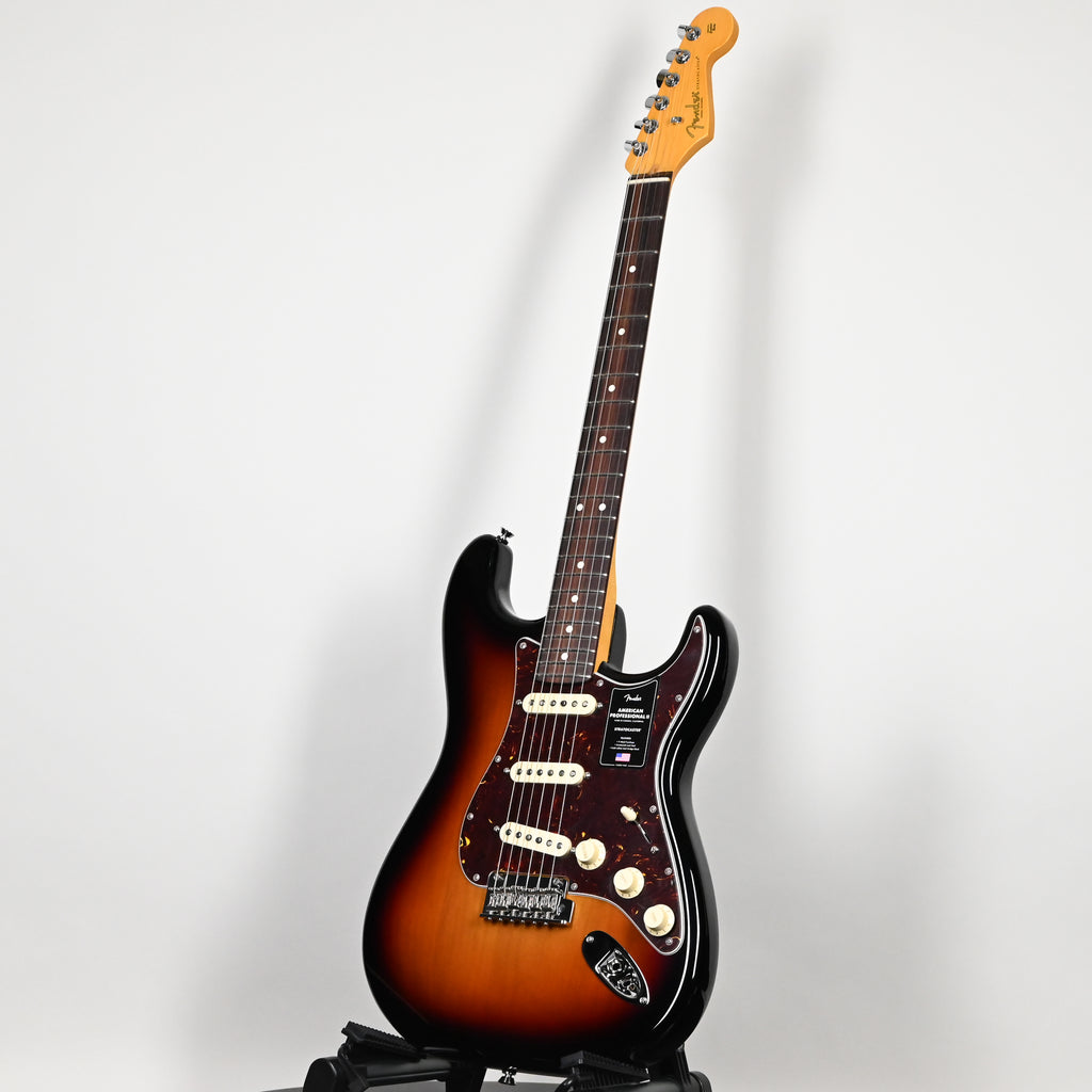 Fender American Professional II Stratocaster w/ Rosewood Fingerboard- 3 Color Sunburst 2026 (US26023711)