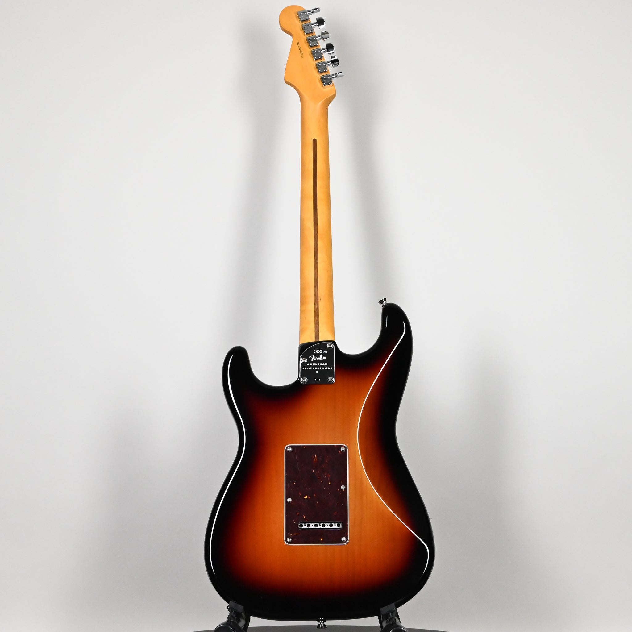 Fender American Professional II Stratocaster w/ Rosewood Fingerboard- 3 Color Sunburst 2026 (US26023711)