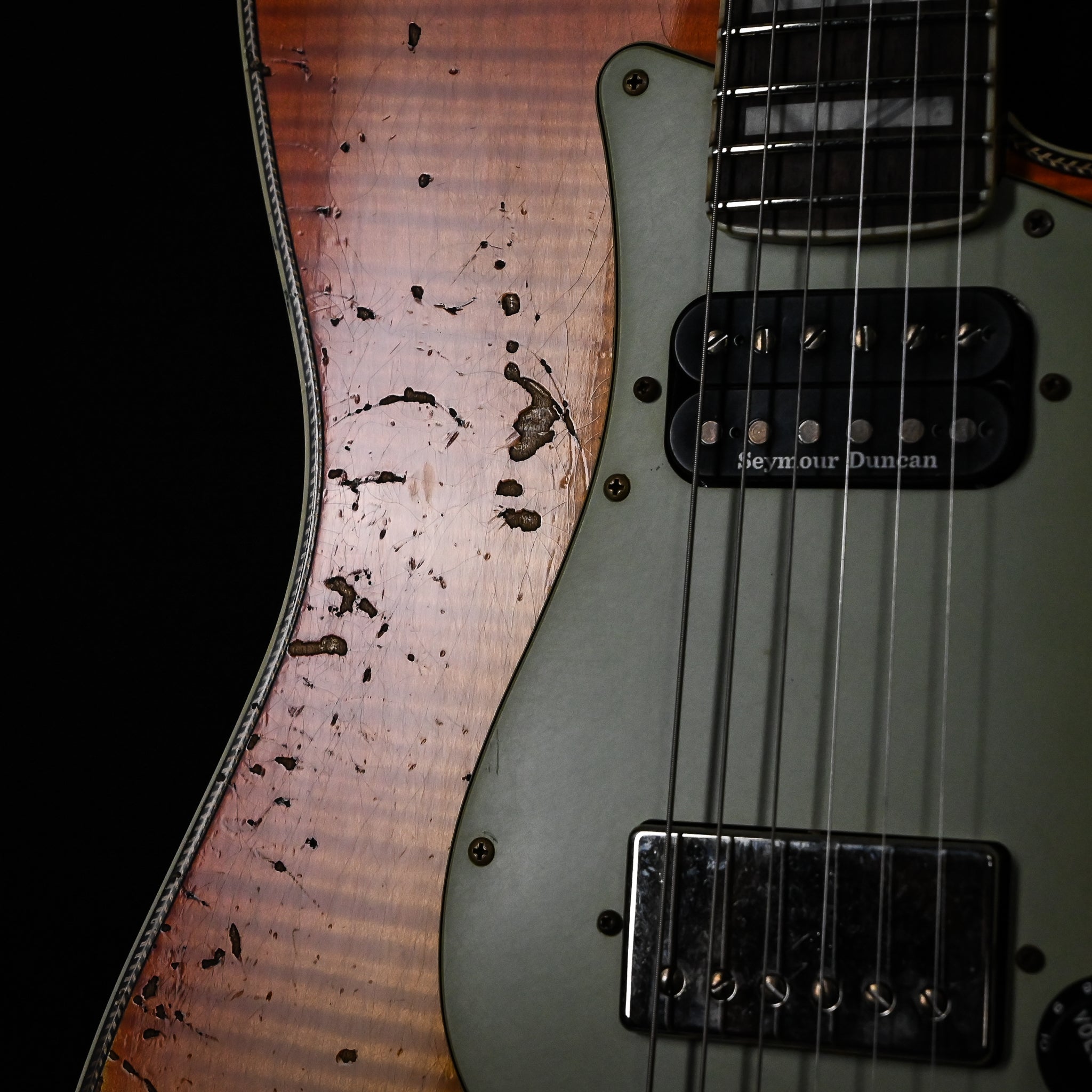 Fender Custom Shop Limited Edition Artisan Flame Maple Top Stratocaster, Relic- Super Aged Honey Burst 2026 (CZ591508) Summer Event Special Run