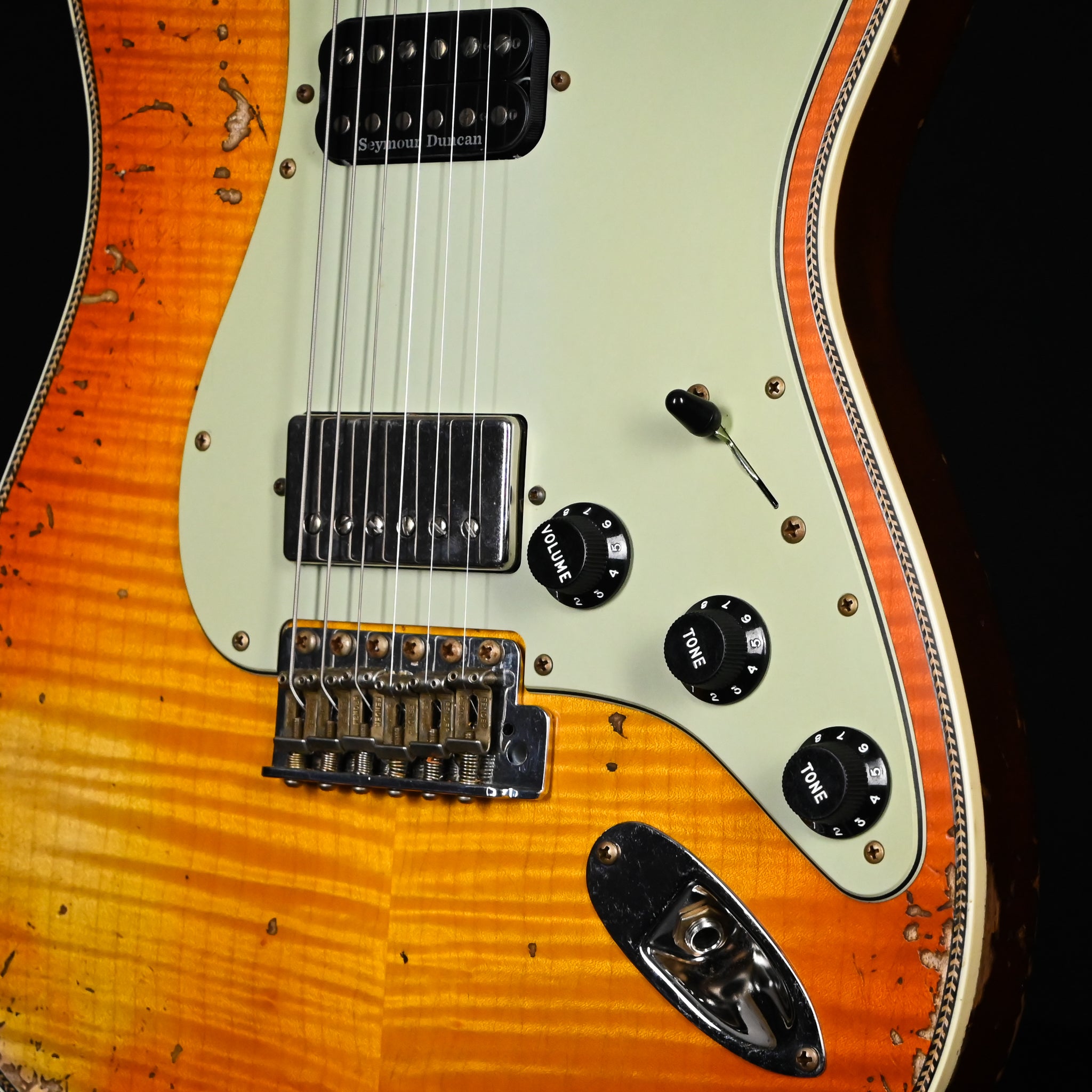 Fender Custom Shop Limited Edition Artisan Flame Maple Top Stratocaster, Relic- Super Aged Honey Burst 2026 (CZ591508) Summer Event Special Run