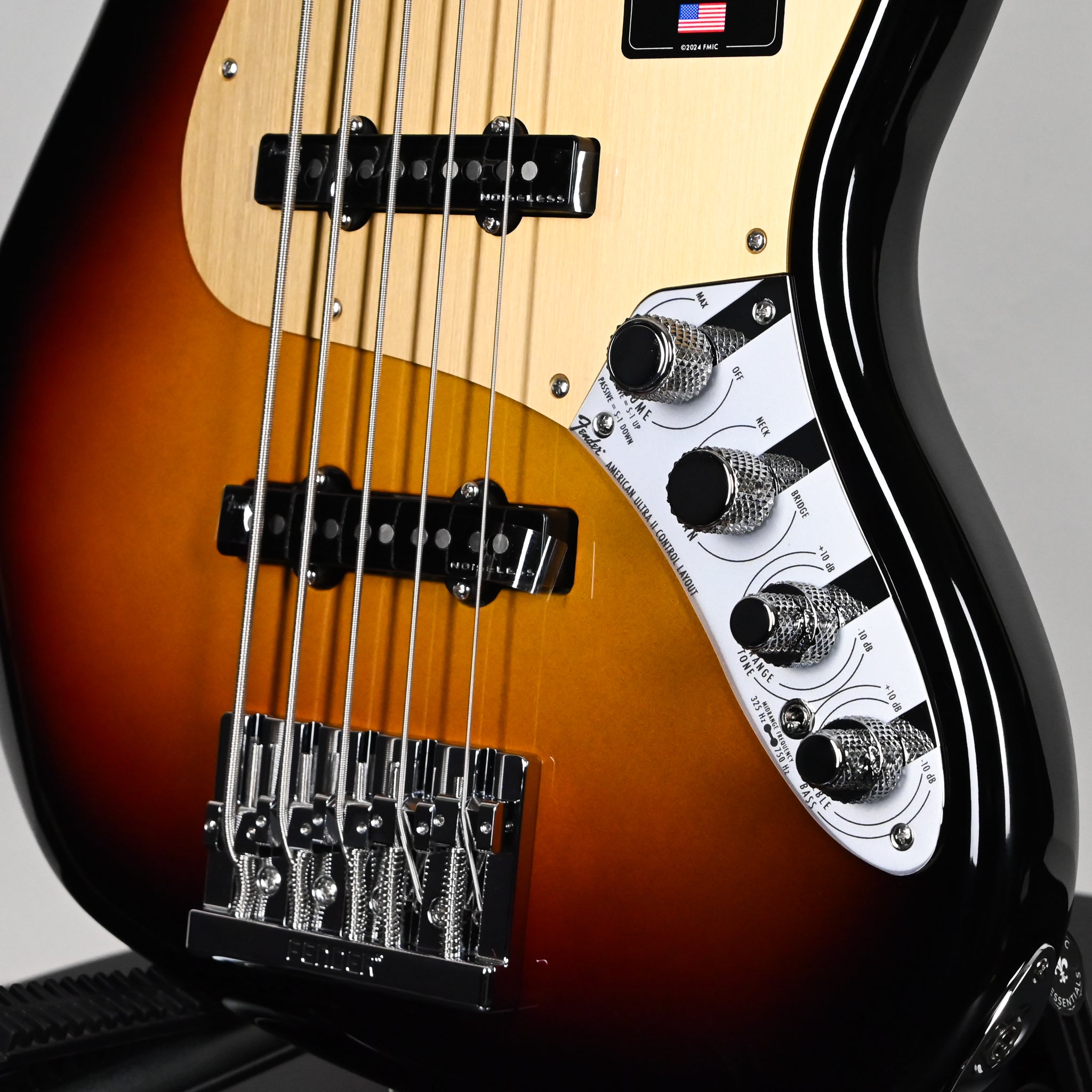 Fender American Ultra II Jazz Bass V w/ Ebony Fingerboard- Ultraburst 2026 (US26001861)