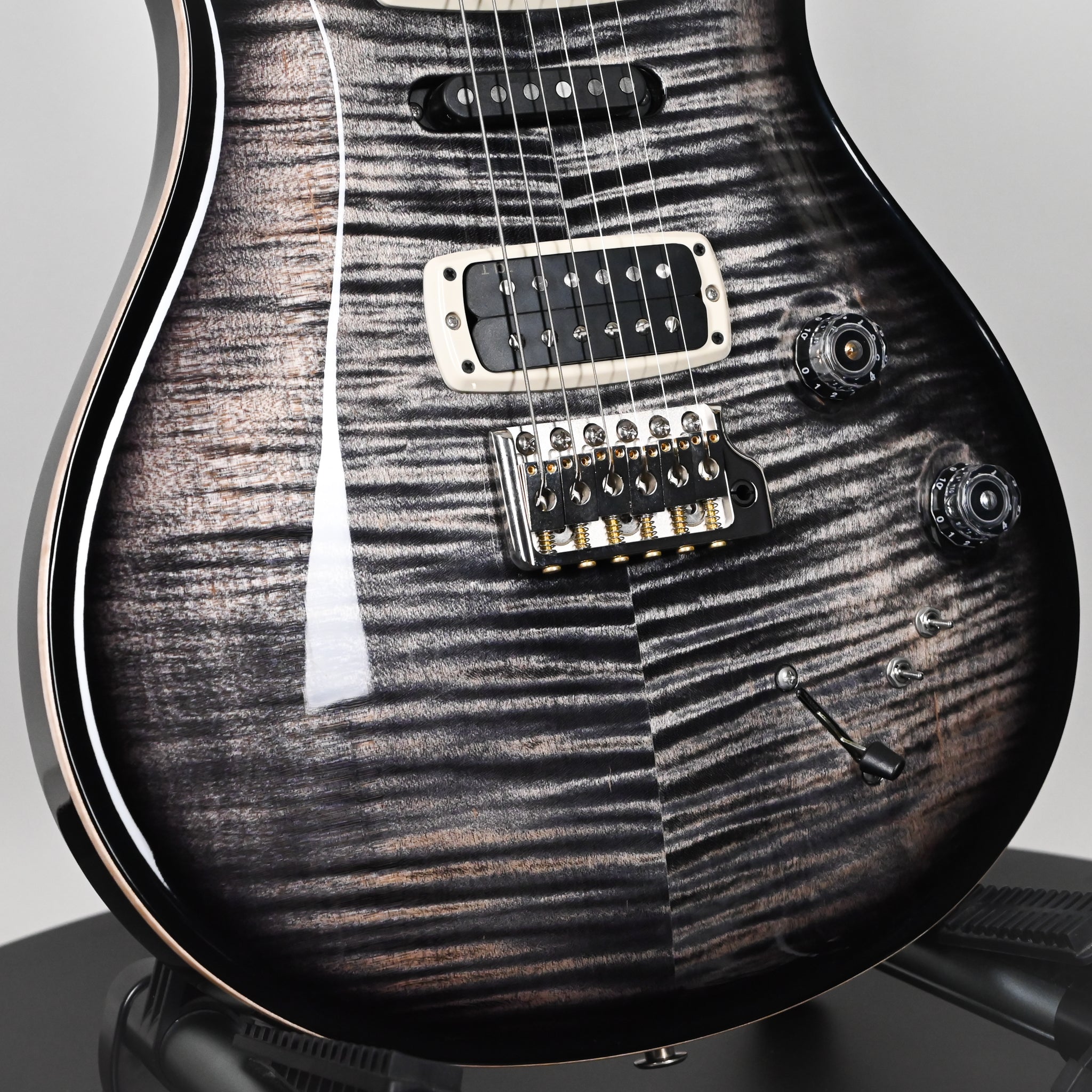 PRS Modern Eagle V Electric Guitar- Charcoal Burst 2025 (0414724)