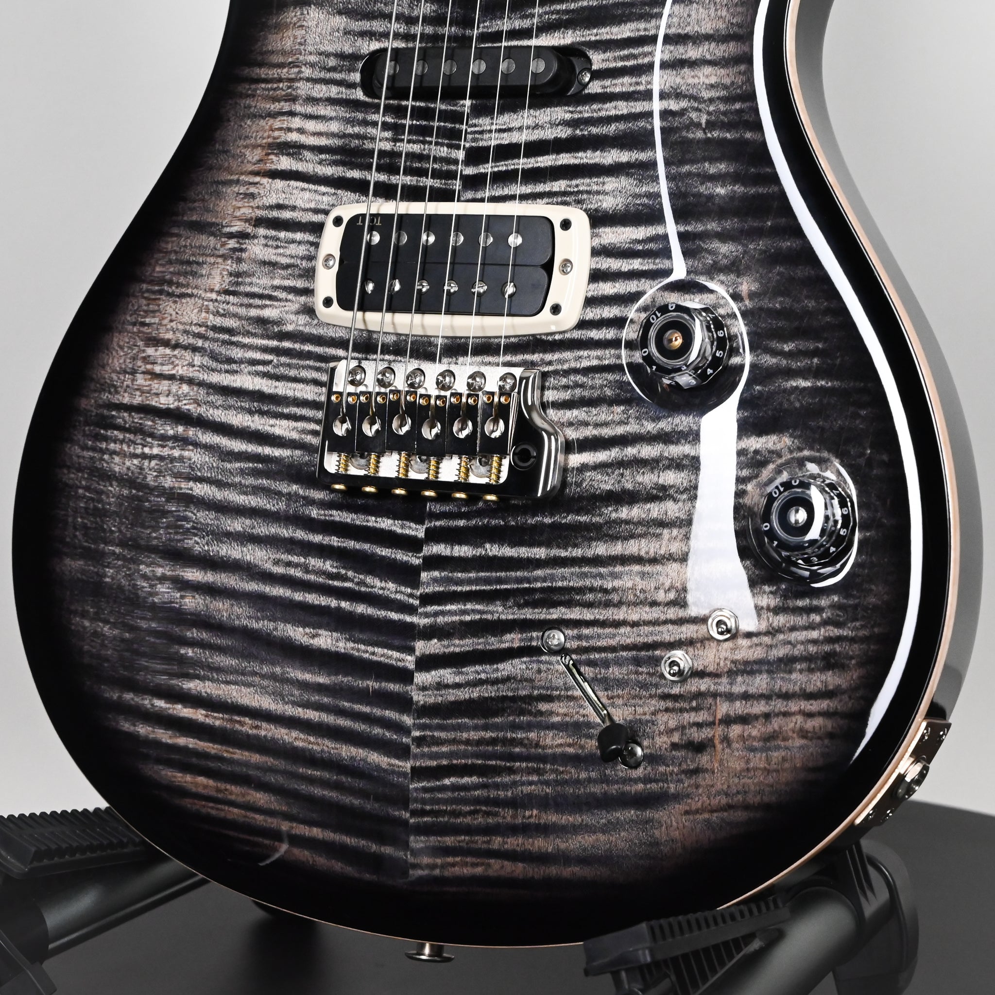 PRS Modern Eagle V Electric Guitar- Charcoal Burst 2025 (0414724)