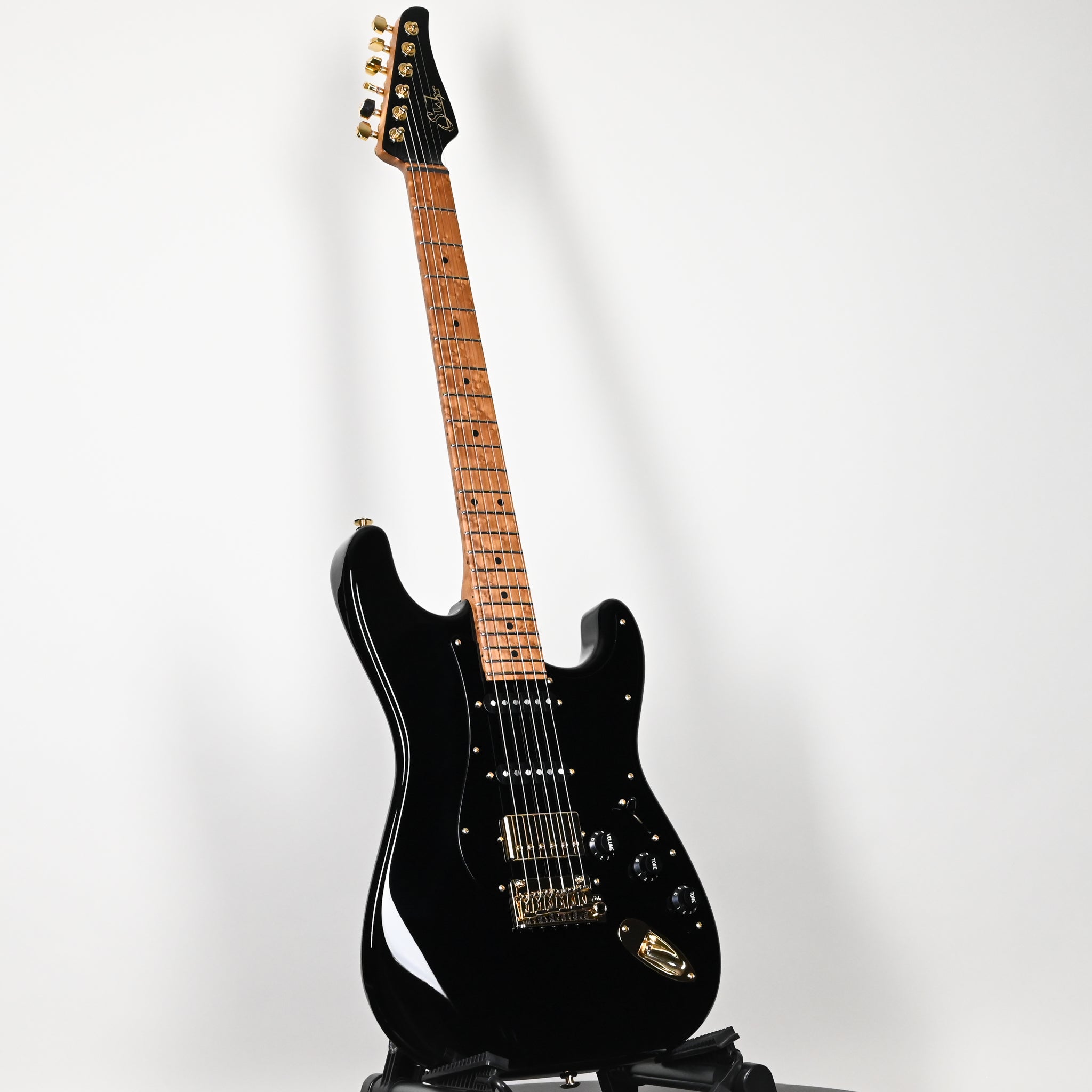 Suhr Mateus Asato Signature Series Classic S w/ Premium Softshell Case- Black 2026 (93476)