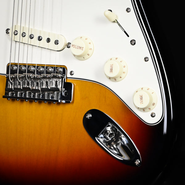 Fender Custom Shop Limited Edition '65 Stratocaster NOS- Target 3 Tone Sunburst 2024 (CZ576585)