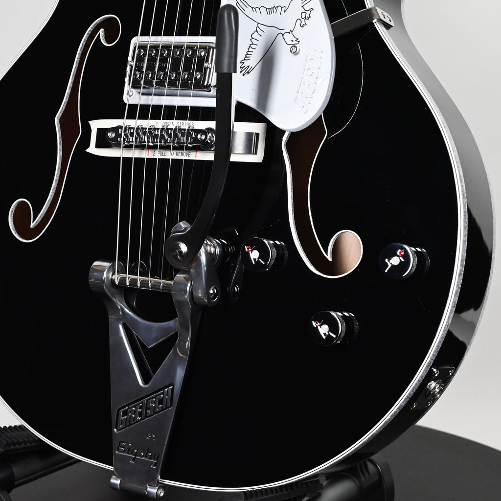 Gretsch Falcon Hollow Body w/ String-Thru Bigsby- Black 2026 (JT26030849)