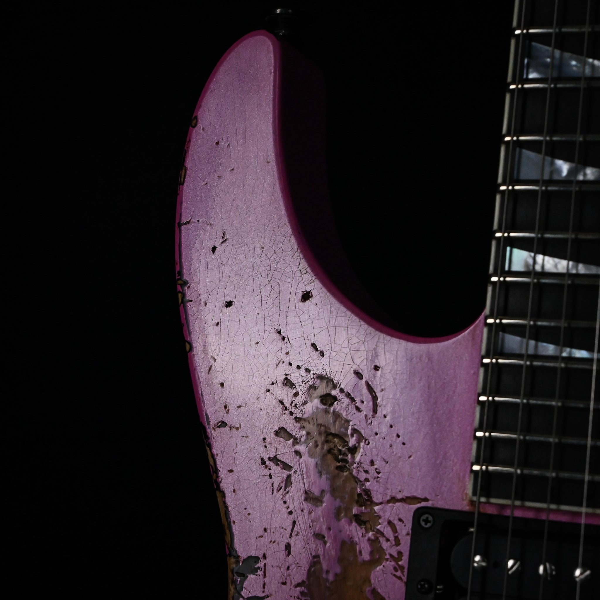 Jackson Custom Shop USA SL 2H FR Soloist Nitro Tour Relic- Platinum Pink/ 3-Tone Sunburst 2026 (J11567)