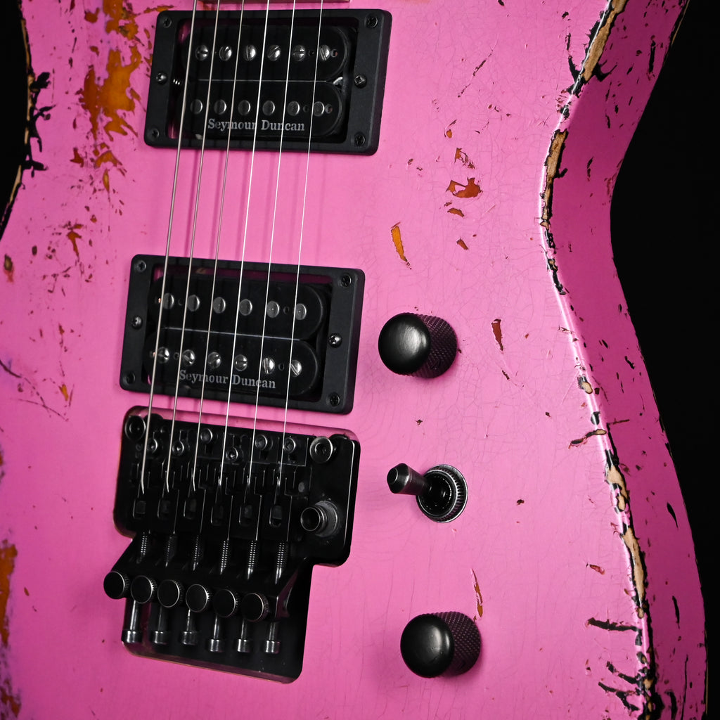 Jackson Custom Shop USA SL 2H FR Soloist Nitro Tour Relic- Platinum Pink/ 3-Tone Sunburst 2026 (J11567)
