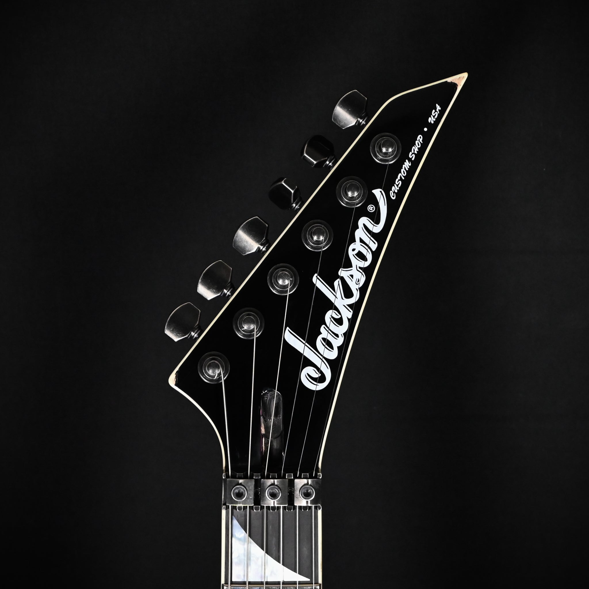 Jackson Custom Shop USA SL 2H FR Soloist Nitro Tour Relic- Platinum Pink/ 3-Tone Sunburst 2026 (J11567)