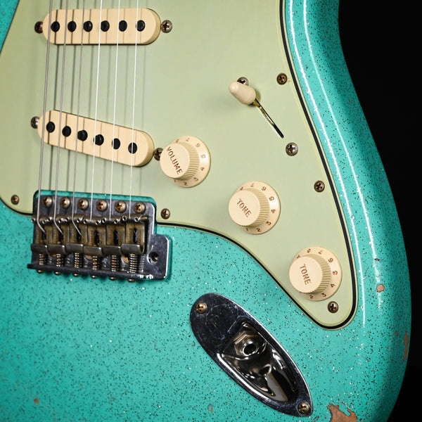 Fender Custom Shop Limited Edition 1960 Stratocaster Relic- Aged Sea Foam Green Sparkle 2025 (CZ585328)