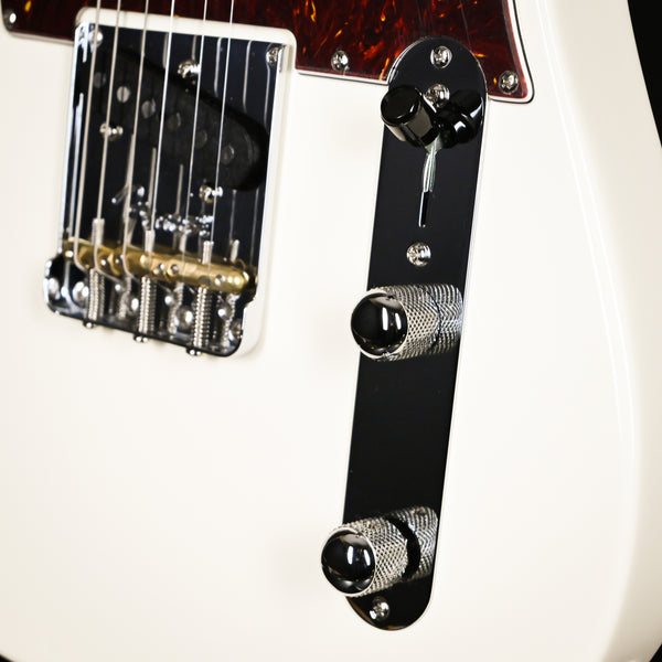 2023 Fender American Professional II Telecaster - Olympic White w/ Rosewood Fingerboard 2023 (US23117920)