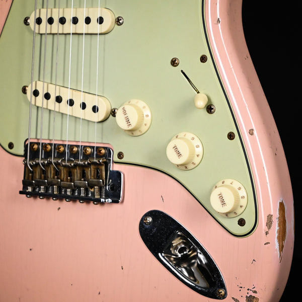 Fender Custom Shop '62 Stratocaster Heavy Relic- Aged Shell Pink 2024 (CZ582588)