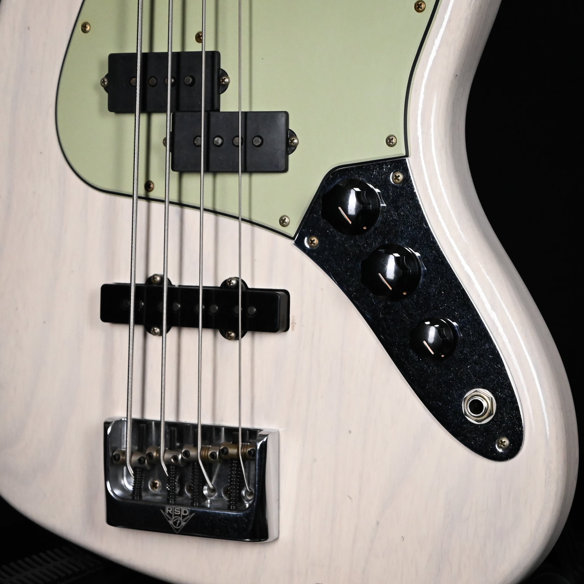 Fender Custom Shop Limited Edition Jazz Bass Special Run Journeyman- White Blonde 2026 (CZ589710)