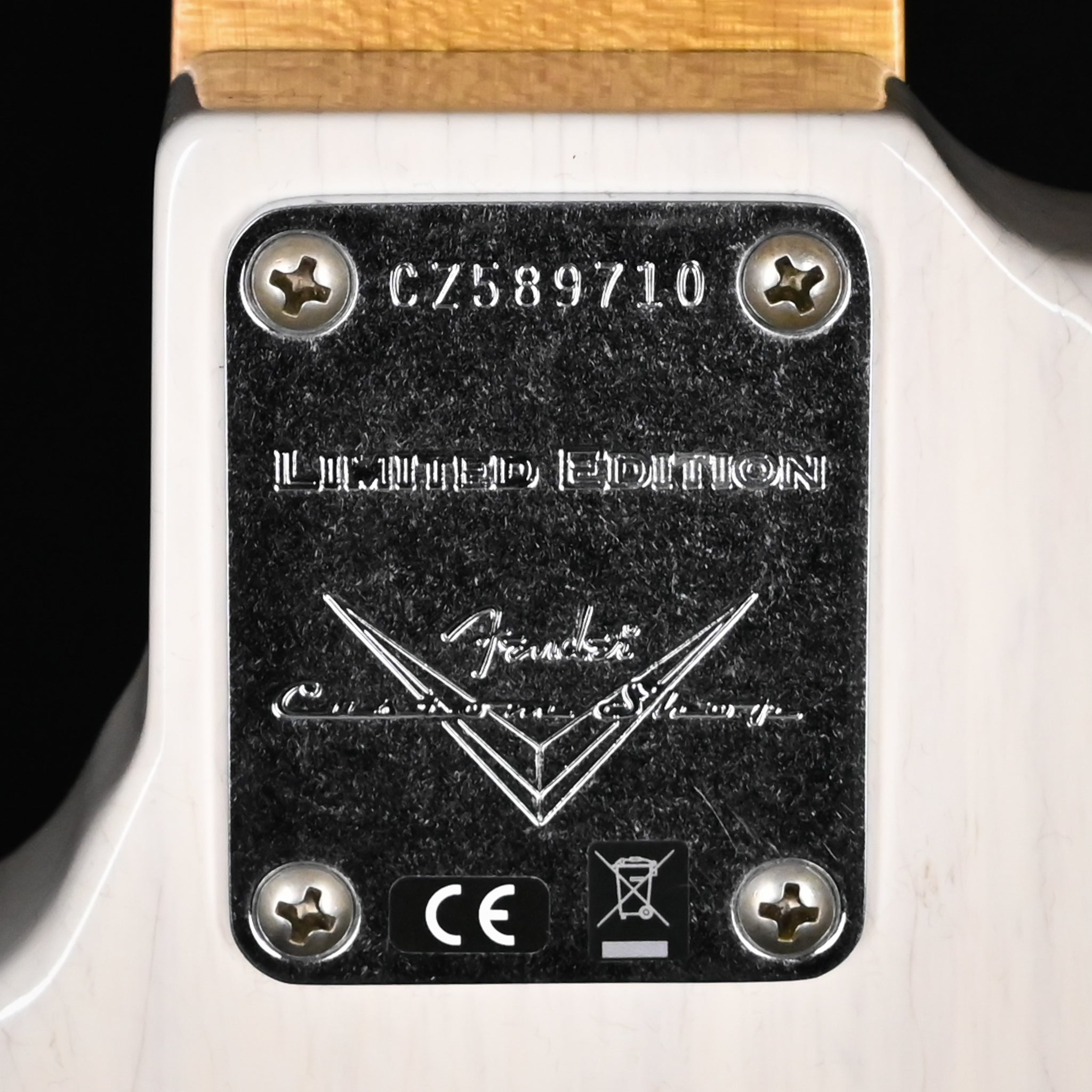 Fender Custom Shop Limited Edition Jazz Bass Special Run Journeyman- White Blonde 2026 (CZ589710)
