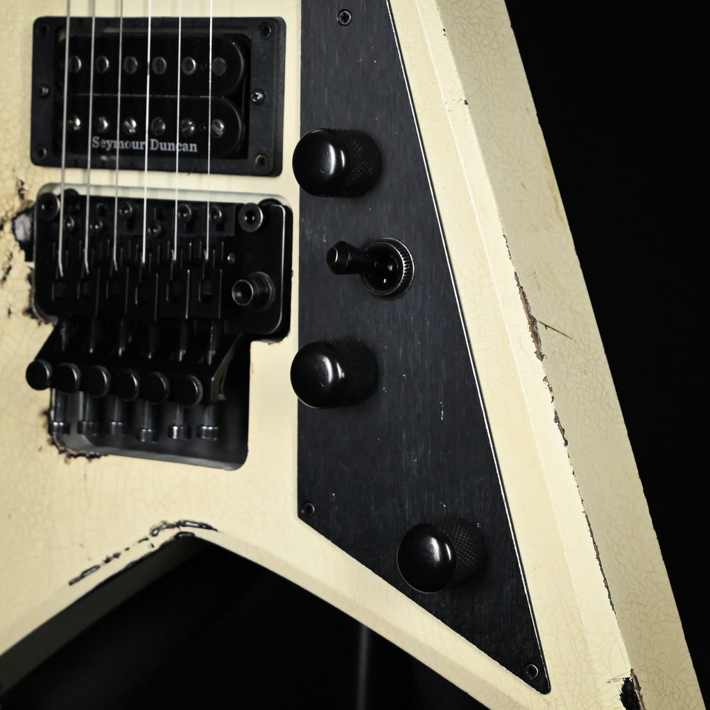 Jackson USA Custom Shop RR 2H FR Rhoads NAMM Special Edition #516- Vanilla Shake Over Black Nitro Tour Relic 2026 (RR4191)
