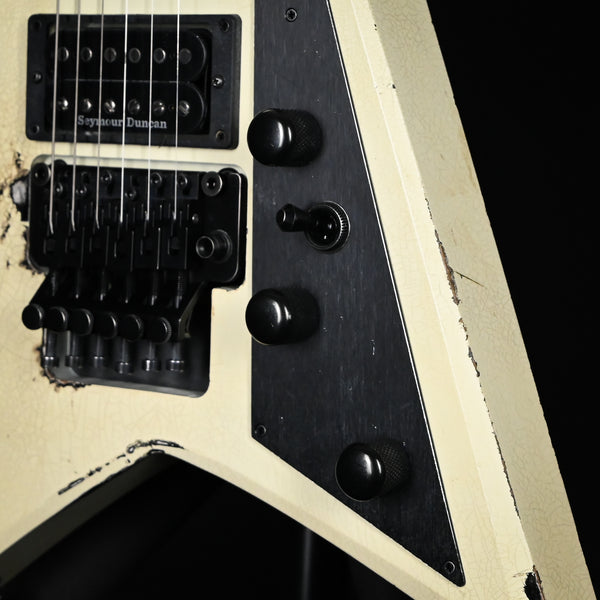 Jackson USA Custom Shop RR 2H FR Rhoads NAMM Special Edition #516- Vanilla Shake Over Black Nitro Tour Relic 2026 (RR4191)