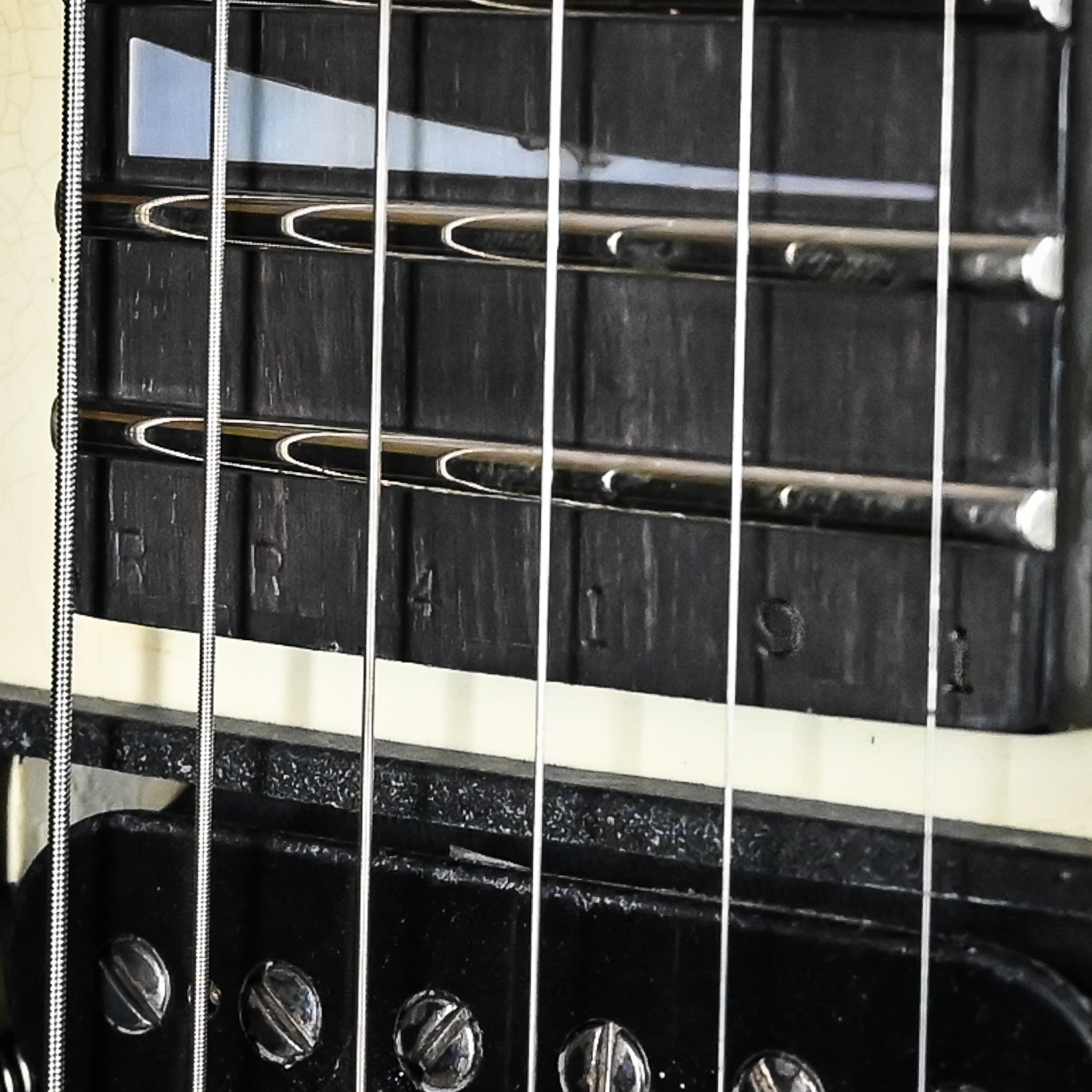 Jackson USA Custom Shop RR 2H FR Rhoads NAMM Special Edition #516- Vanilla Shake Over Black Nitro Tour Relic 2026 (RR4191)