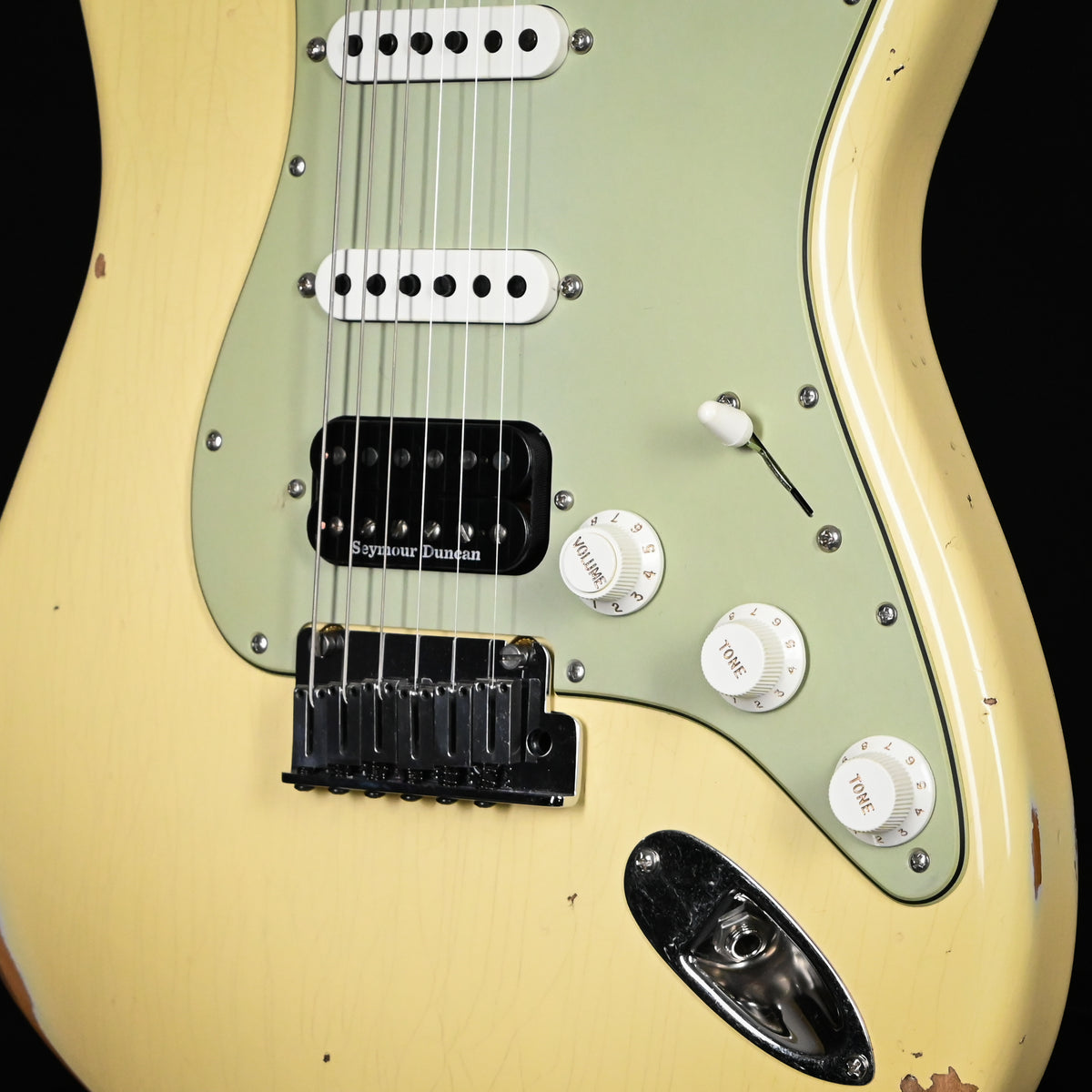 Fender Custom Shop Deluxe Stratocaster w/ Seymour Duncan SH4B Humbucker, Relic/ Closet Classic Hardware- Aged Vintage White 2026 (R149933)