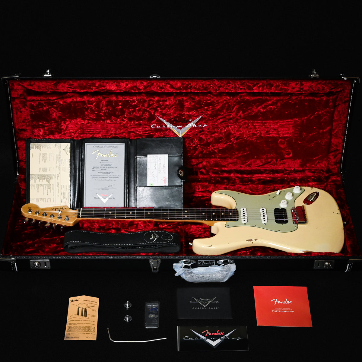 Fender Custom Shop Deluxe Stratocaster w/ Seymour Duncan SH4B Humbucker, Relic/ Closet Classic Hardware- Aged Vintage White 2026 (R151759)