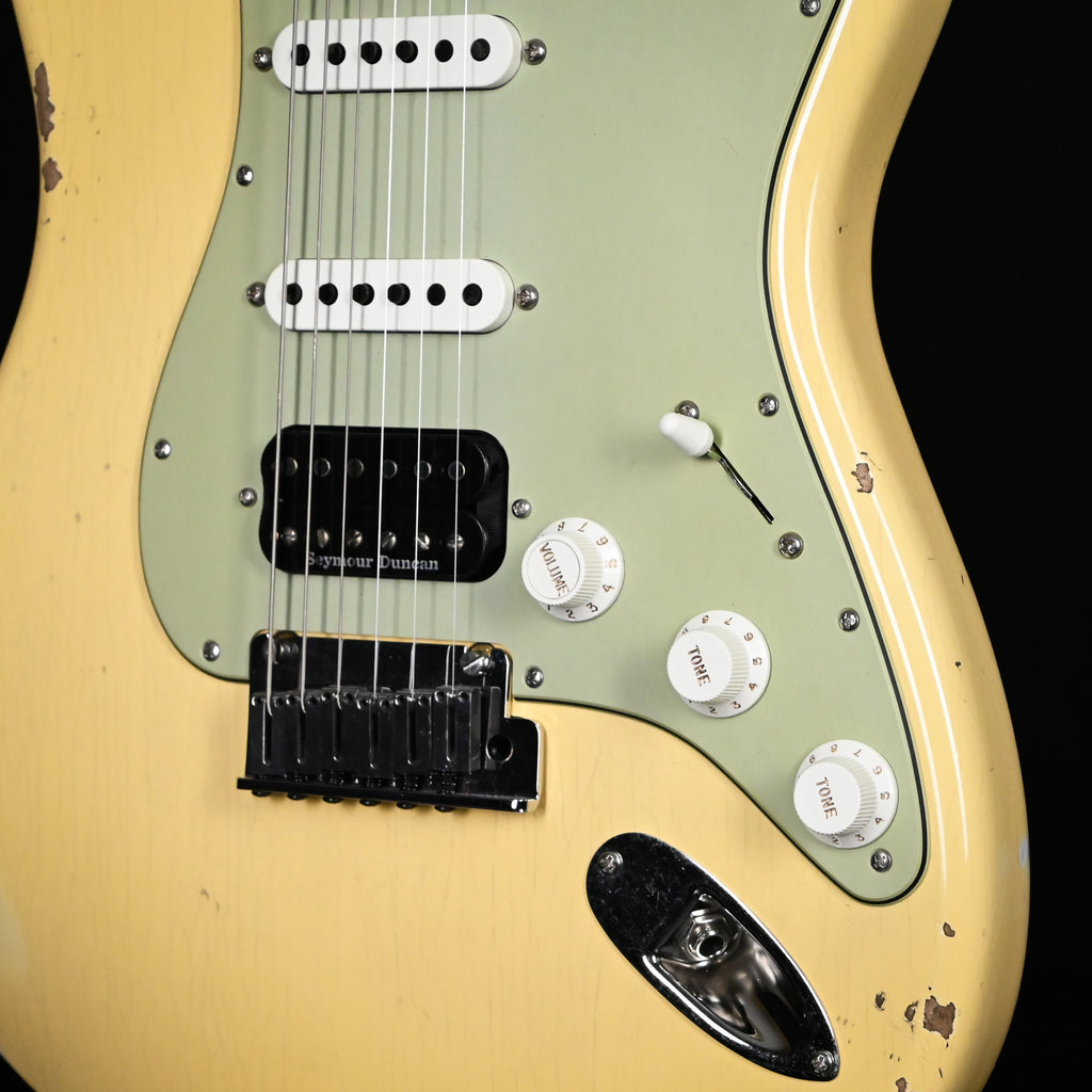 Fender Custom Shop Deluxe Stratocaster w/ Seymour Duncan SH4B Humbucker, Relic/ Closet Classic Hardware- Aged Vintage White 2026 (R151759)