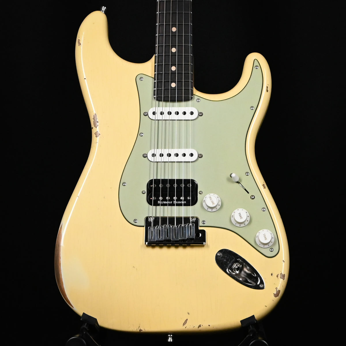 Fender Custom Shop Deluxe Stratocaster w/ Seymour Duncan SH4B Humbucker, Relic/ Closet Classic Hardware- Aged Vintage White 2026 (R151759)