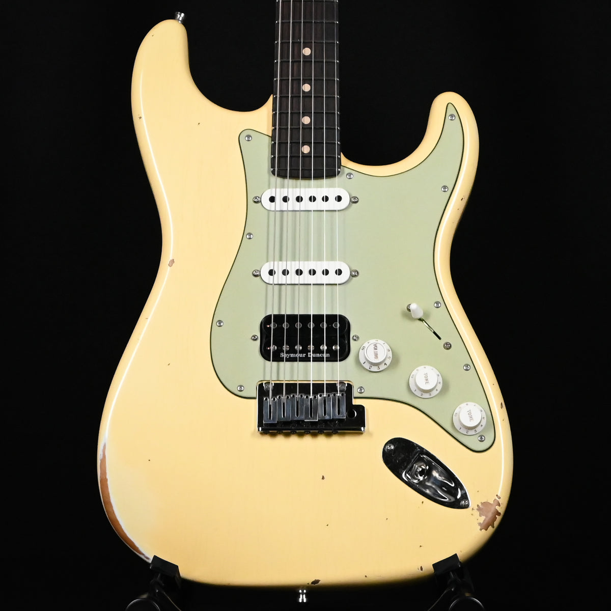 Fender Custom Shop Deluxe Stratocaster w/ Seymour Duncan SH4B Humbucker, Relic/ Closet Classic Hardware- Aged Vintage White 2026 (R153257)
