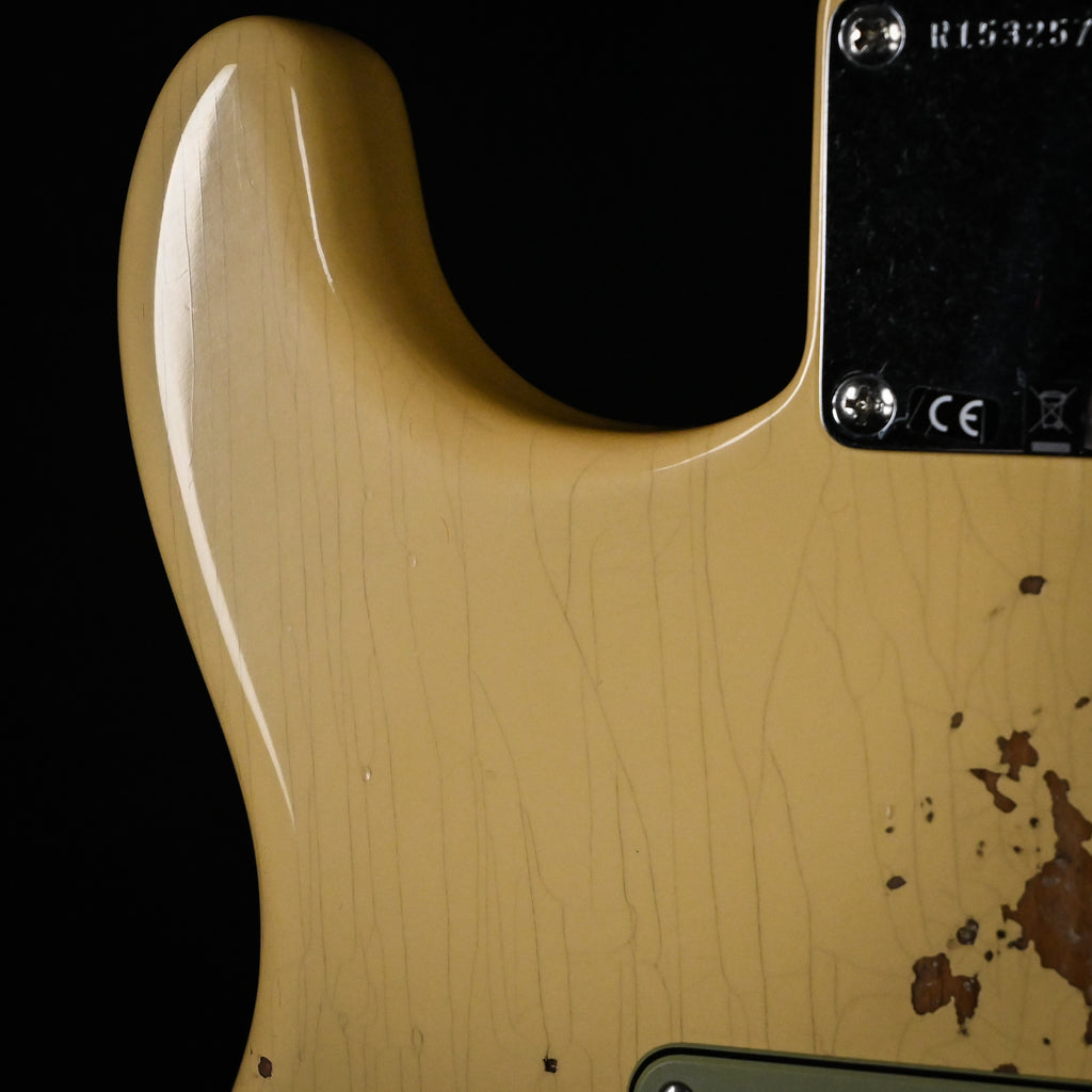 Fender Custom Shop Deluxe Stratocaster w/ Seymour Duncan SH4B Humbucker, Relic/ Closet Classic Hardware- Aged Vintage White 2026 (R153257)